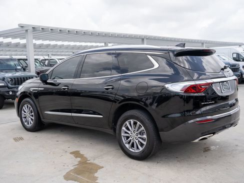 Used 2024 Buick Enclave Essence w/ Technology Package FWD image 7
