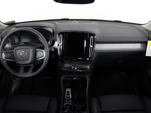 New 2025 Volvo XC40 B5 Plus w/ Protection Package Premier image 5