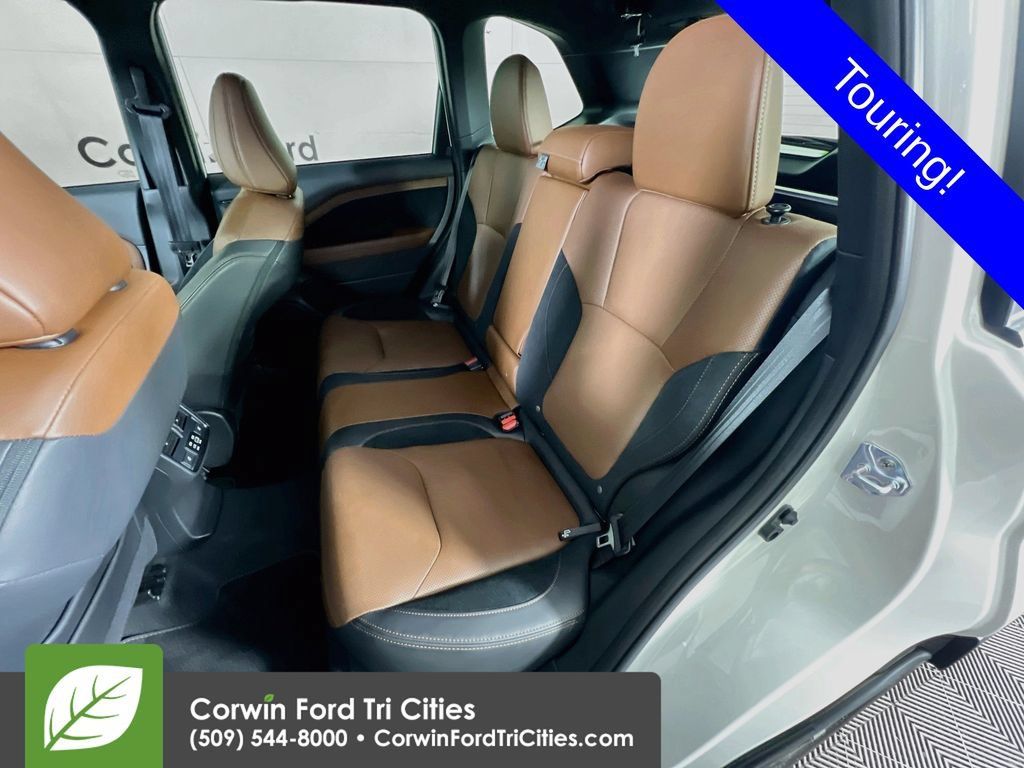 Used 2025 Subaru Forester Touring AWD/4WD image 30