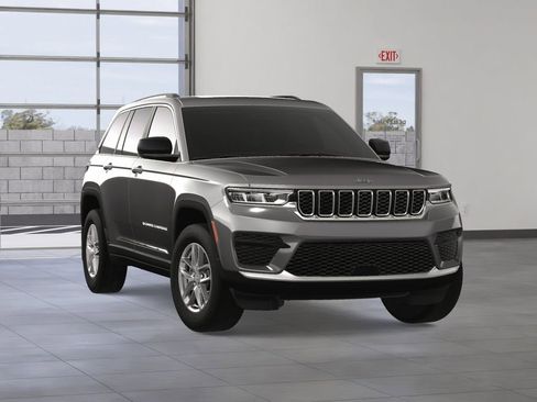 New 2025 Jeep Grand Cherokee Laredo X w/ Luxury Tech Group I image 8