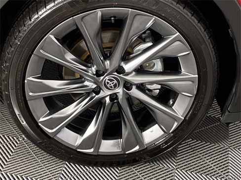 Used 2024 Toyota Crown Limited w/ Advanced Technology Package image 31