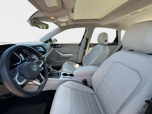 Used 2023 Volkswagen Jetta SE FWD image 21