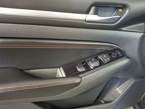 Used 2023 Nissan Altima 2.5 SR image 15