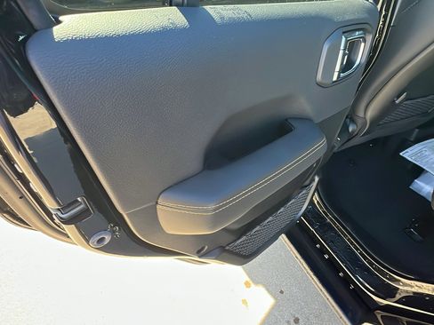 New 2025 Jeep Wrangler Unlimited Rubicon 392 image 19