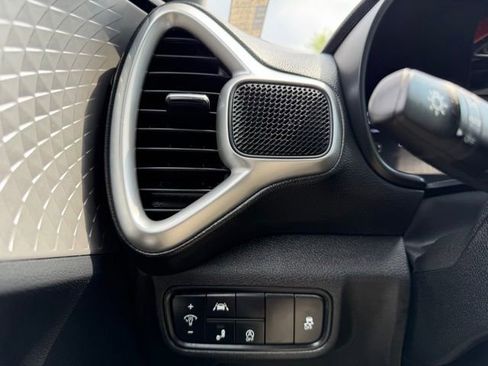 Used 2022 Kia Soul LX w/ Technology Package FWD image 16