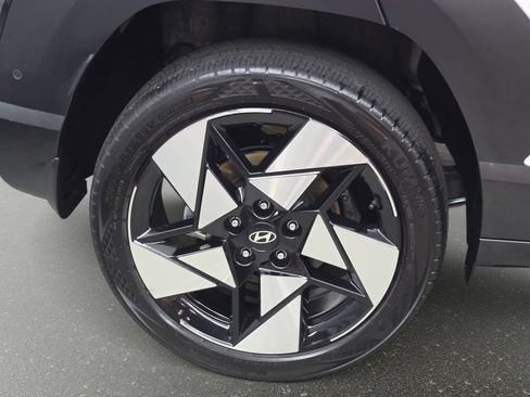 Used 2024 Hyundai Kona Limited AWD/4WD image 35