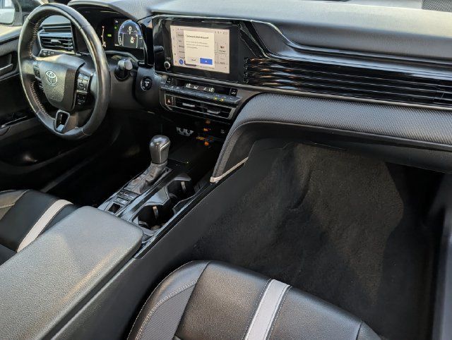 Used 2025 Toyota Camry SE FWD image 32
