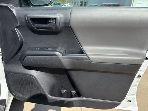 Used 2023 Toyota Tacoma SR w/ SR Convenience Package image 28