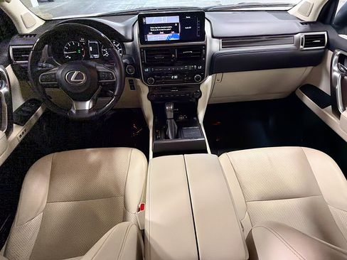 Used 2023 Lexus GX 460 Luxury w/ Sport Design Package AWD/4WD image 16