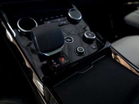 Used 2023 Land Rover Range Rover Sport SE image 44