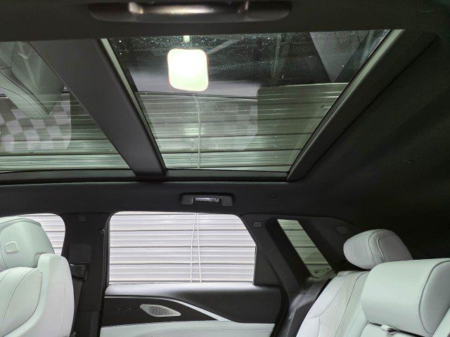 Used 2024 Cadillac Lyriq Luxury w/ LPO, Floor Liner Package AWD/4WD image 20