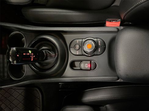 Used 2020 MINI Cooper Clubman S w/ Storage Package image 25