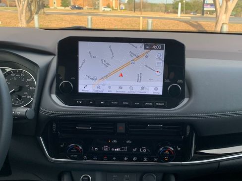 Used 2022 Nissan Rogue SL w/ SL Premium Package image 17