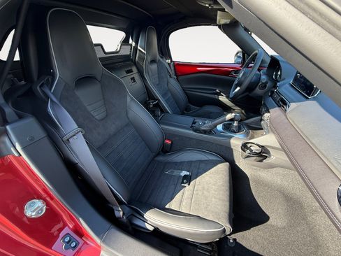 New 2025 MAZDA MX-5 Miata Club w/ Brembo/BBS Recaro Package image 17