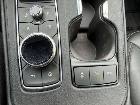 Used 2025 Cadillac XT4 Premium Luxury FWD image 23