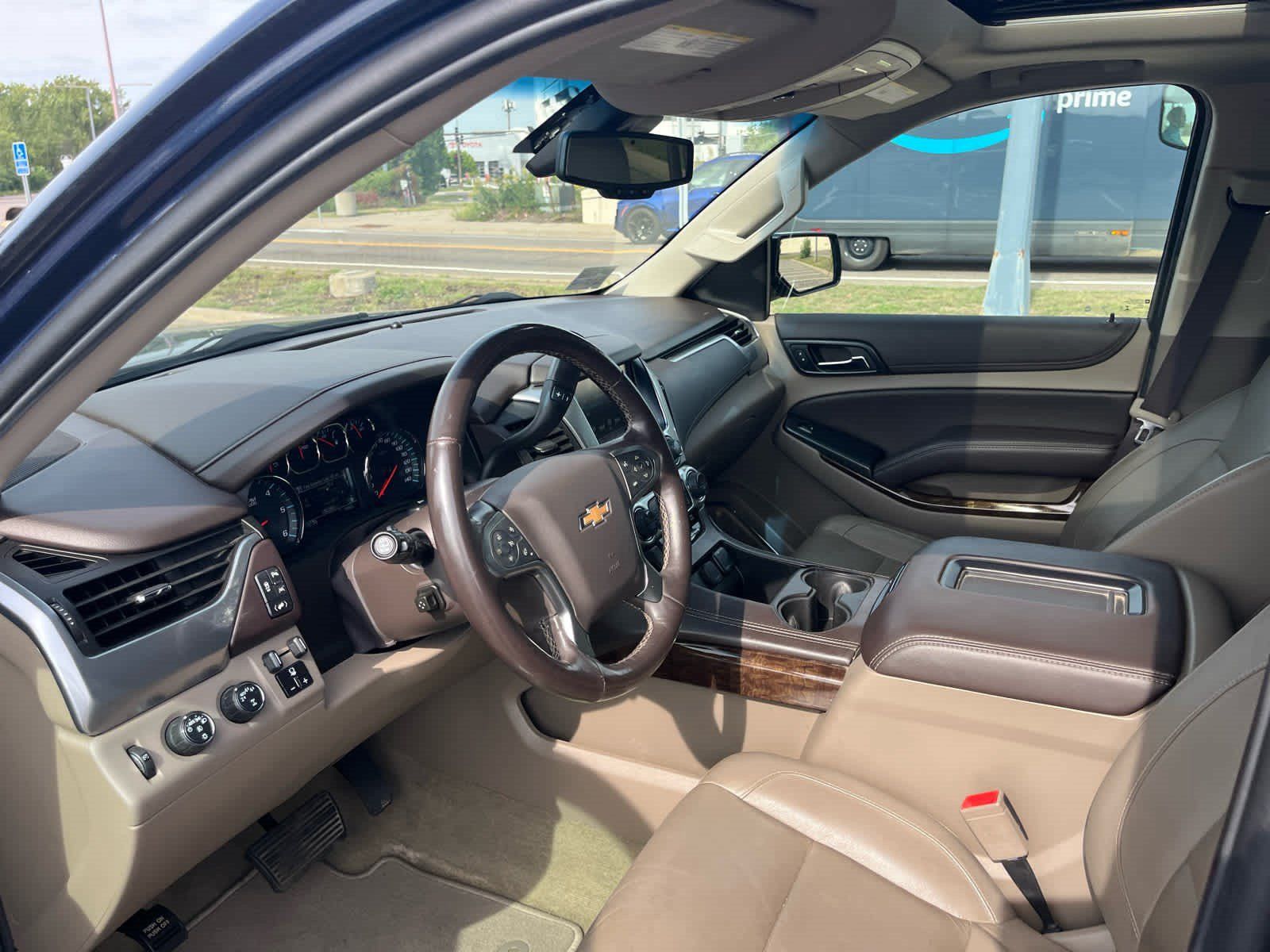 Used 2019 Chevrolet Tahoe LT w/ Luxury Package AWD/4WD image 7