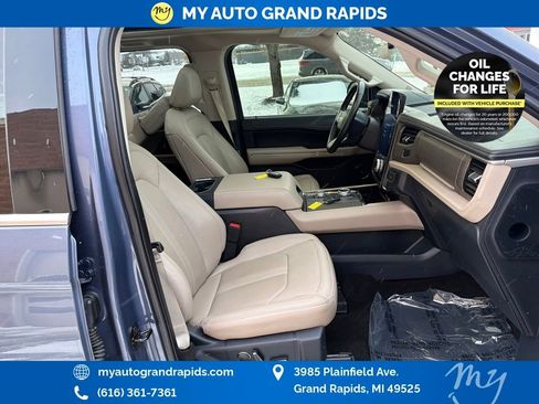 Used 2022 Ford Expedition Limited image 29