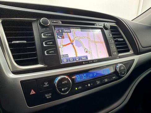 Used 2016 Toyota Highlander XLE FWD image 7
