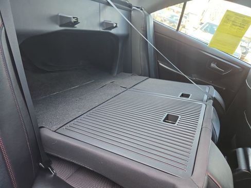 Used 2017 Toyota Camry SE image 18