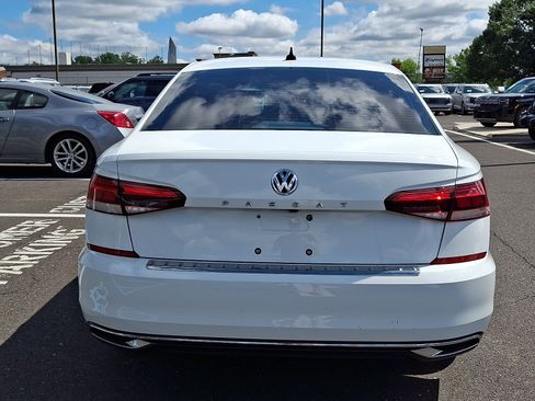 Used 2021 Volkswagen Passat 2.0T SE FWD image 5
