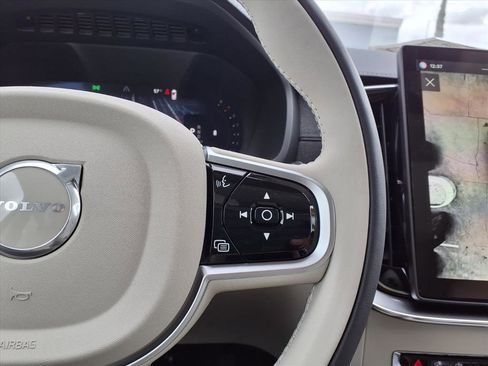 New 2026 Volvo XC90 B6 Ultra image 16