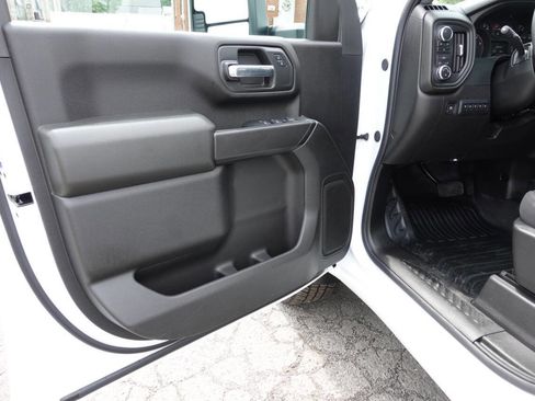 Used 2024 GMC Sierra 2500 Pro w/ Convenience Package image 13