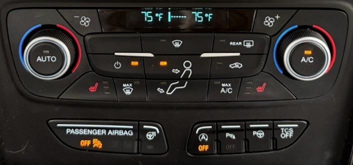 Used 2019 Ford Escape Titanium AWD/4WD image 24