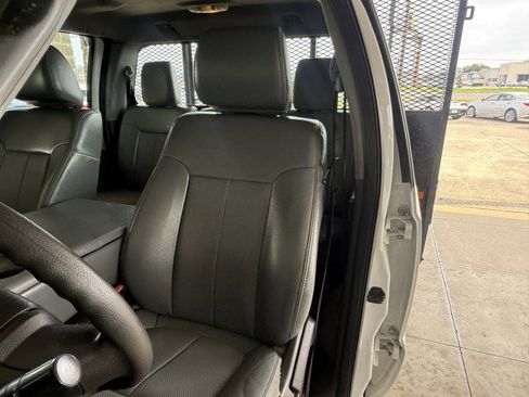 Used 2015 Ford F550 2WD Crew Cab Super Duty image 17