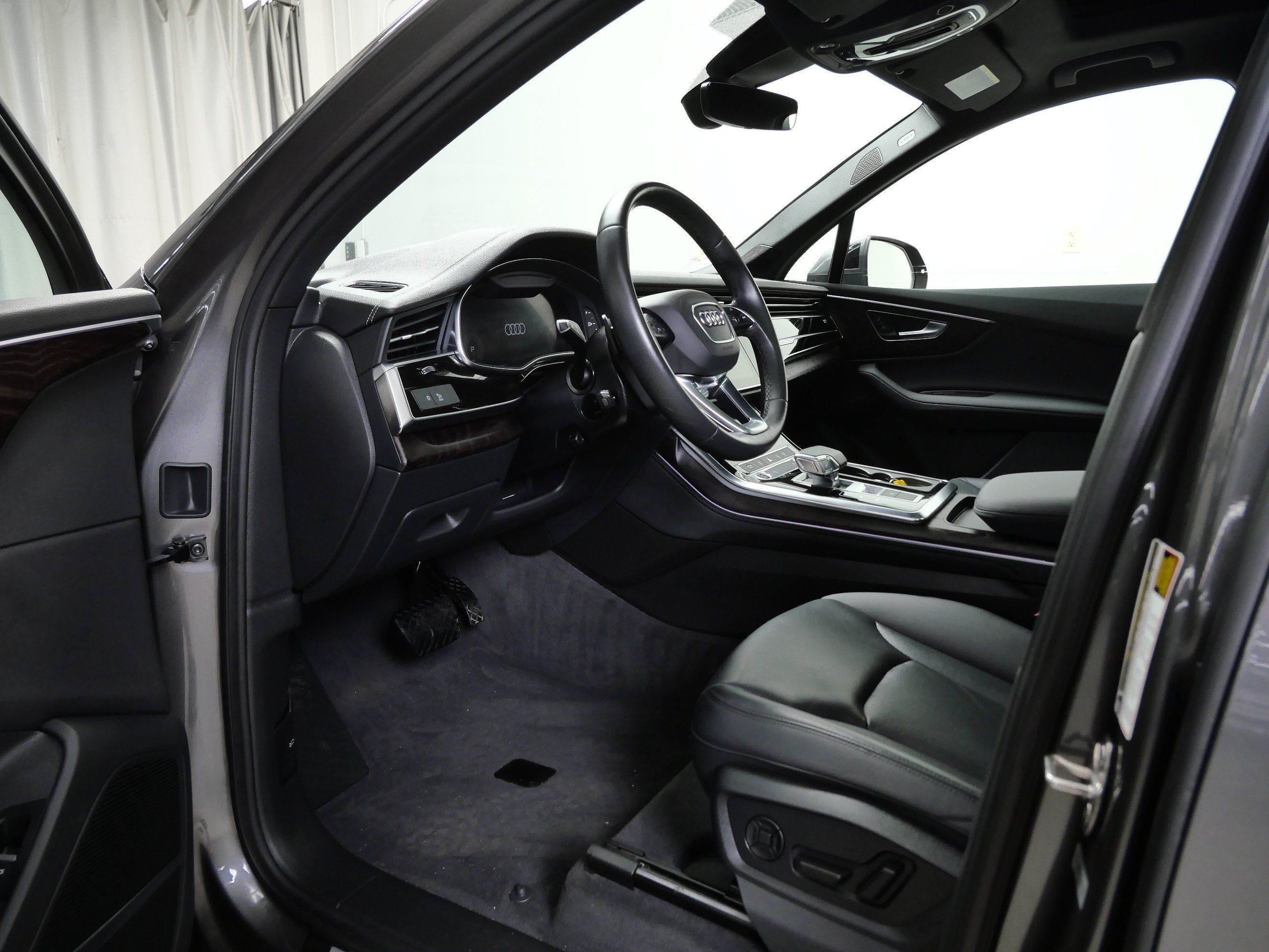 Used 2023 Audi Q7 2.0T Premium Plus w/ Premium Plus Package AWD/4WD image 14