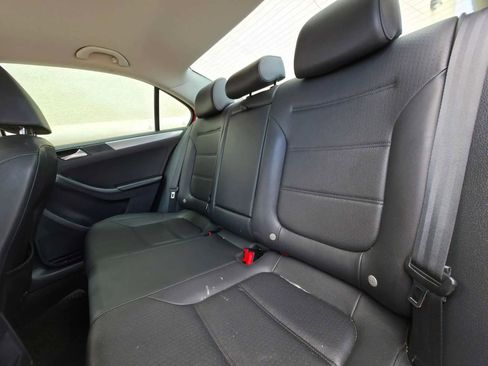 Used 2015 Volkswagen Jetta SE FWD image 11