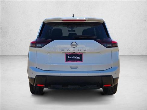 Used 2024 Nissan Rogue S image 7