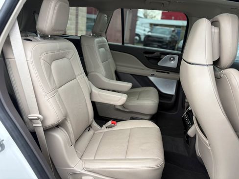 Used 2023 Lincoln Aviator Reserve w/ Equipment Group 201A AWD/4WD image 12