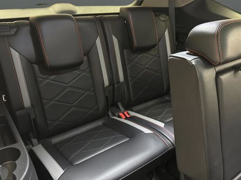 Used 2024 Volkswagen Atlas Peak Edition SE image 27