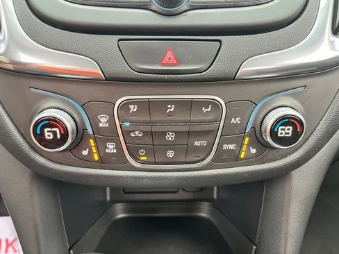 Used 2019 Chevrolet Equinox LT image 34