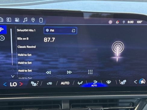 Used 2024 Chevrolet Equinox EV RS FWD image 28