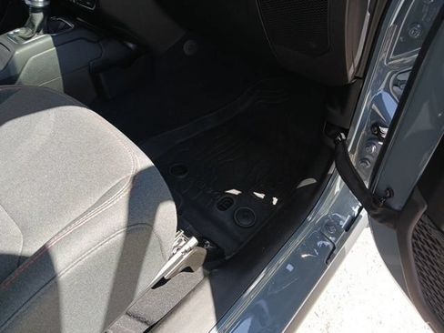 Used 2025 Jeep Gladiator Rubicon AWD/4WD image 28