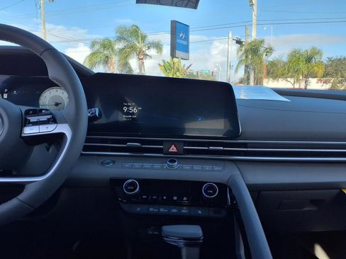 New 2025 Hyundai Elantra SEL image 14