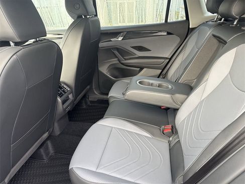 New 2026 Volkswagen Tiguan SE image 28