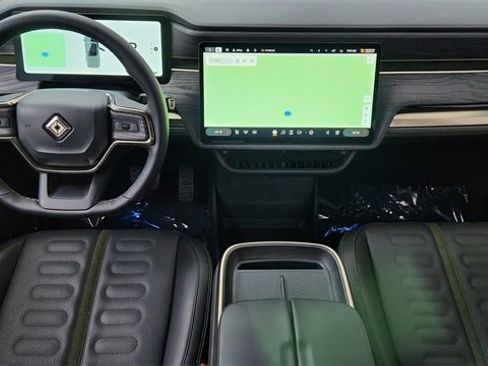 Used 2025 Rivian R1T Adventure image 36