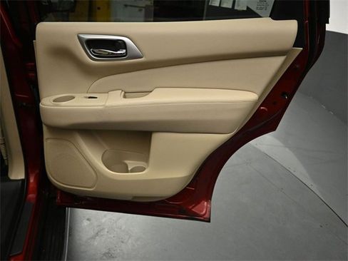 Used 2018 Nissan Pathfinder SL w/ SL Premium Package image 29