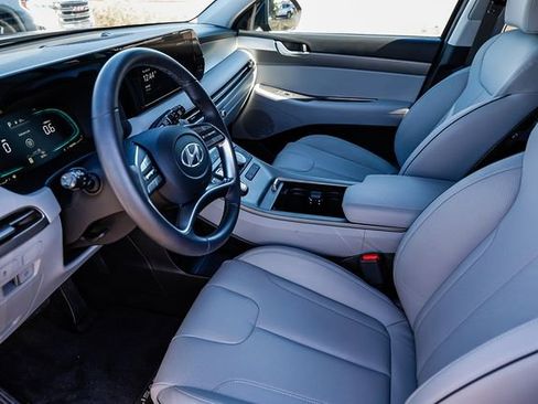 Used 2025 Hyundai Palisade SEL FWD image 19