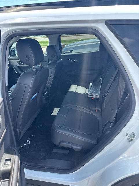 Used 2025 Chevrolet Blazer LT w/ Midnight/Sport Edition FWD image 7