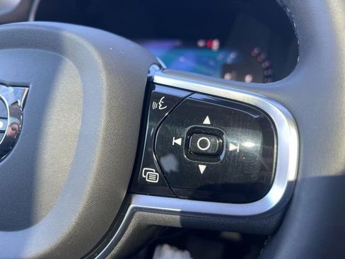 Certified 2023 Volvo XC60 B5 Plus image 30