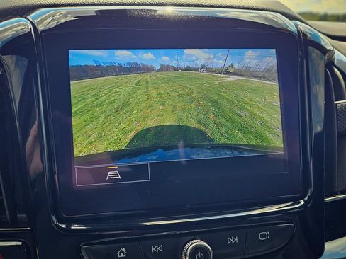 Used 2022 Chevrolet Traverse LT w/ Midnight/Sport Edition AWD/4WD image 24