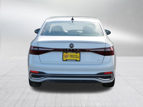 Certified 2025 Volkswagen Jetta SEL image 6