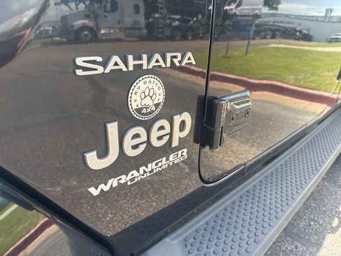 Used 2020 Jeep Wrangler Unlimited Sahara image 6