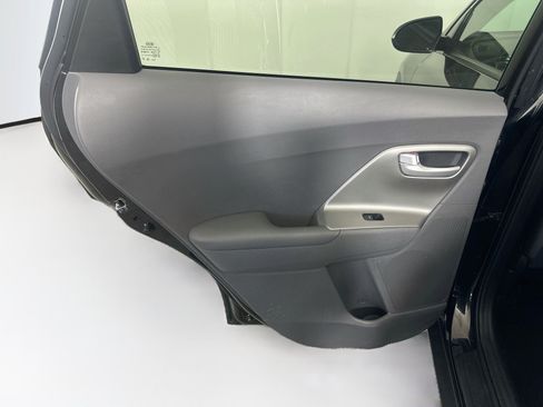 Used 2019 Kia Niro LX FWD image 24
