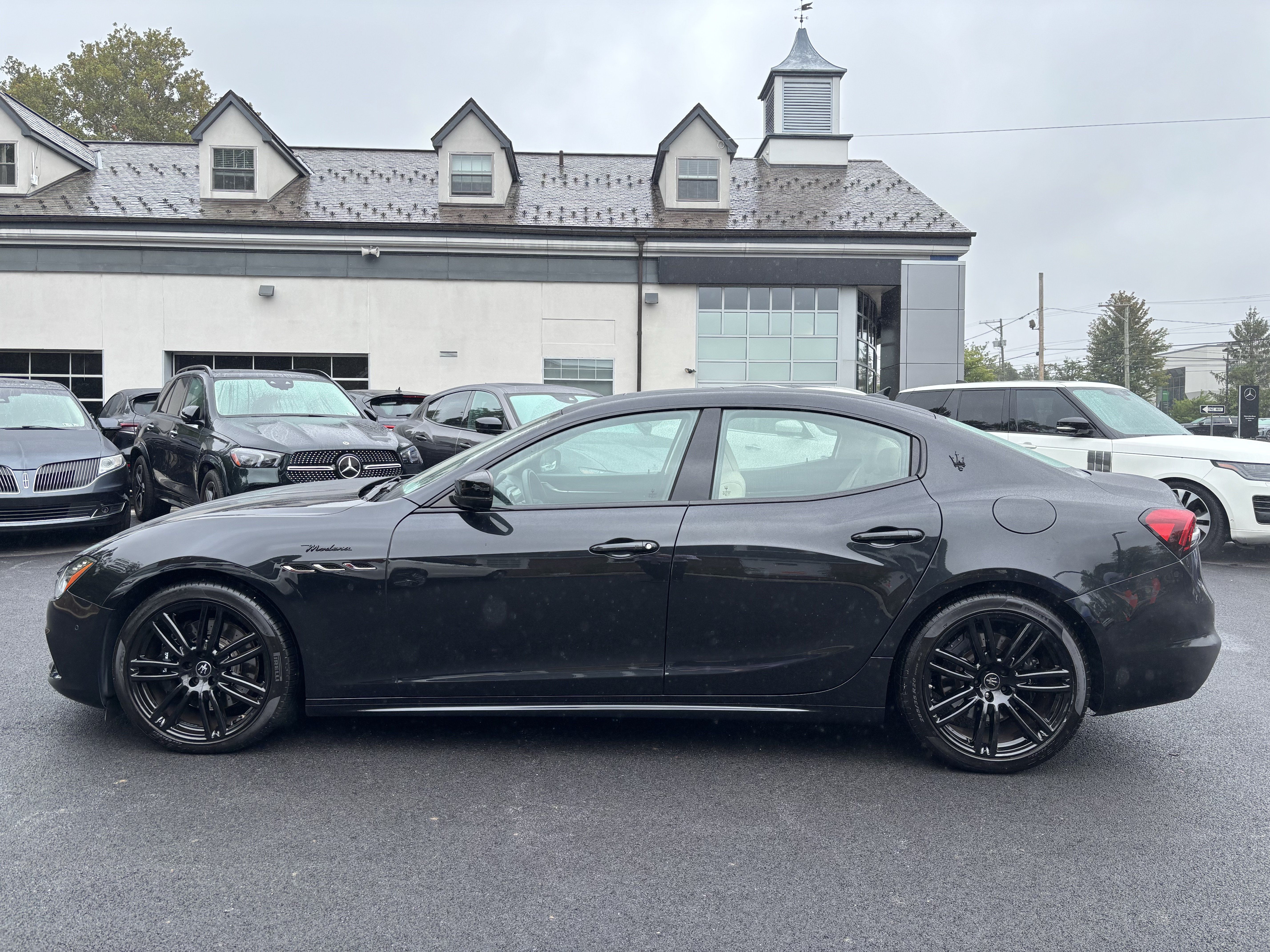 Used 2022 Maserati Ghibli Modena Q4 AWD/4WD image 2