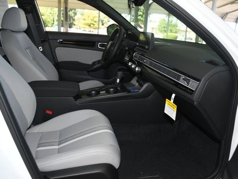 New 2025 Honda Civic Sport image 11