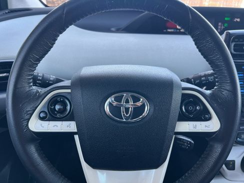 Used 2016 Toyota Prius Three Touring w/ Preferred Accessory Package FWD image 23